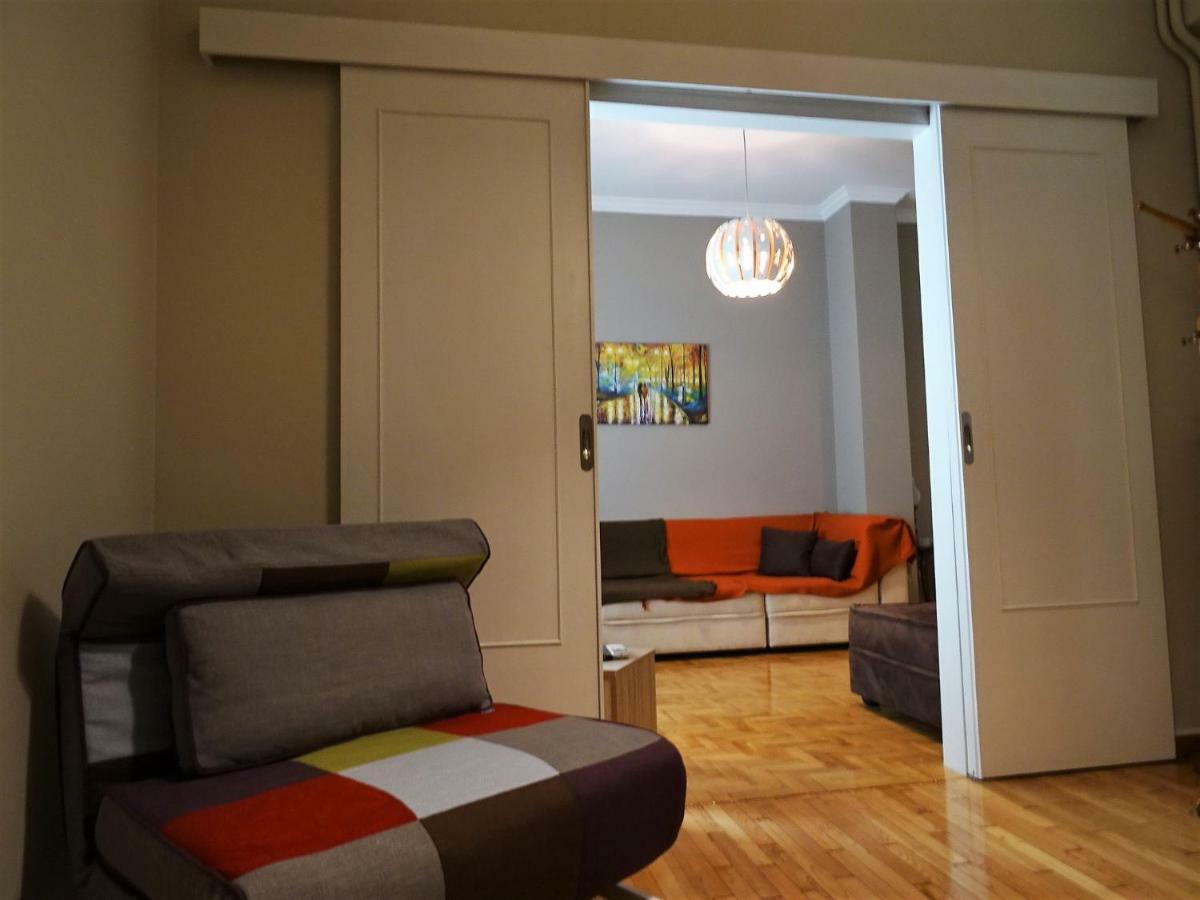 Chic Central Apartment In Evangelismos Metro Station Athen Eksteriør bilde