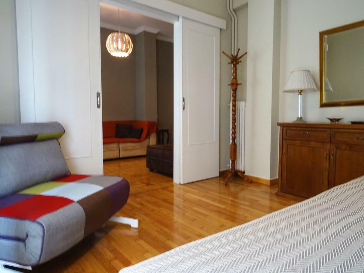 Chic Central Apartment In Evangelismos Metro Station Athen Eksteriør bilde